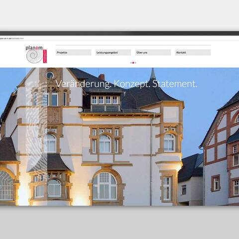 Screenshot der Website des Architekturbüros plan@m